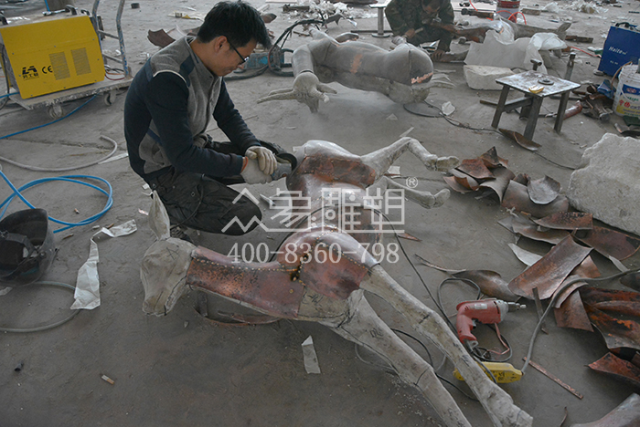 大成鎮蘇州房地產鍛銅鹿雕塑