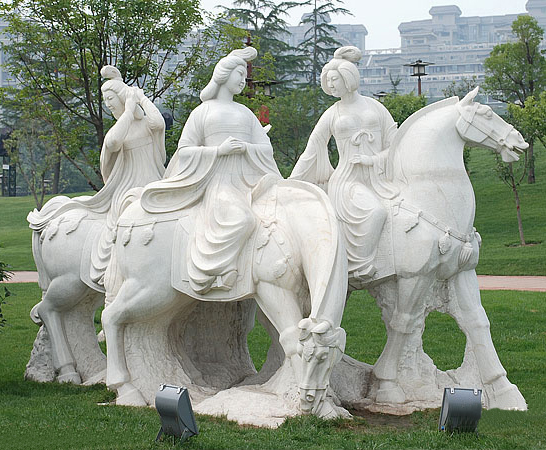 圖木舒克漢白玉古代侍女雕塑