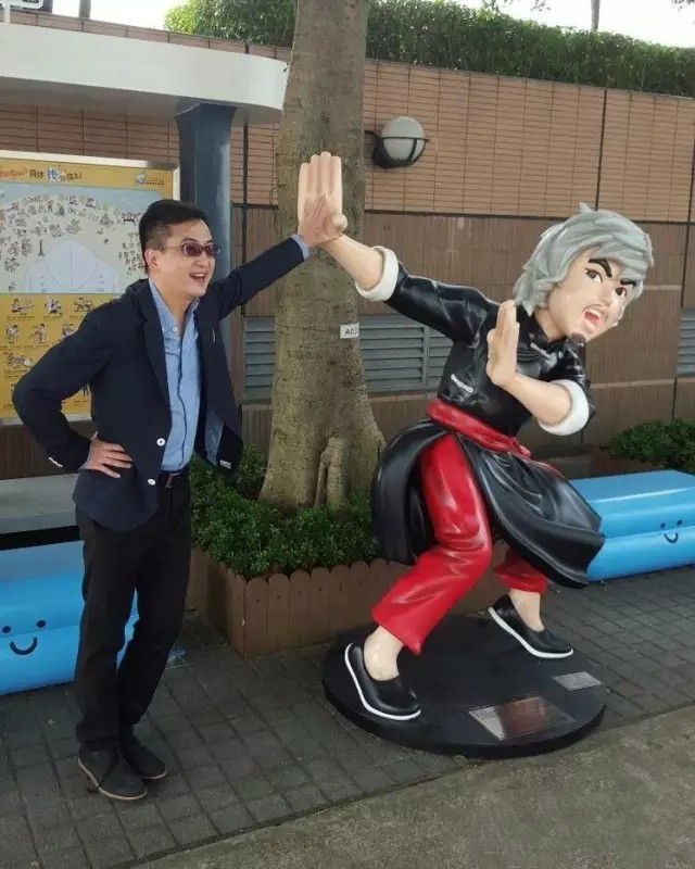 蘇尼特左香港動漫海濱樂園玻璃鋼動漫雕塑