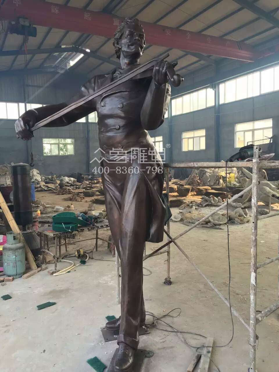 大成鎮(zhèn)小提琴家玻璃鋼仿銅雕塑