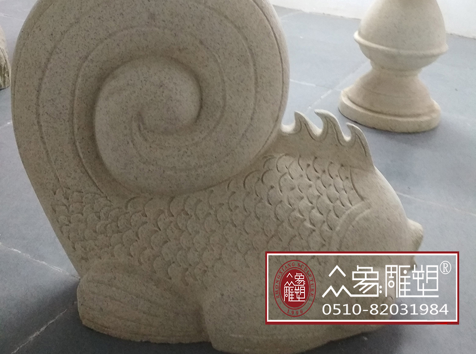 砂巖魚(yú)造型雕塑