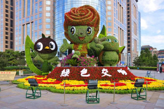圖木舒克垂直花園雕塑怎么實現節能減排？